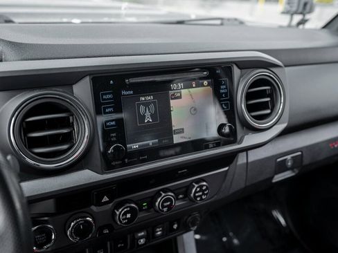 Used 2019 Toyota Tacoma TRD Sport w/ Technology Package image 26