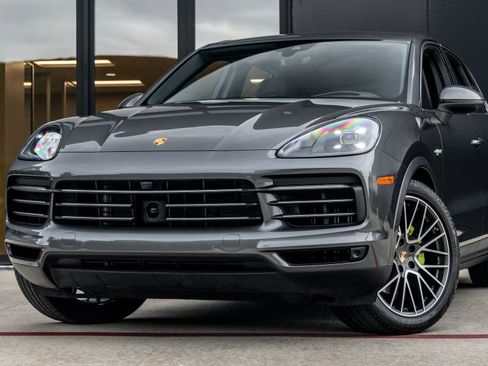 Used 2023 Porsche Cayenne image 12