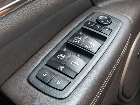 Used 2017 Jeep Grand Cherokee Summit w/ Skid Plate Group AWD/4WD image 27