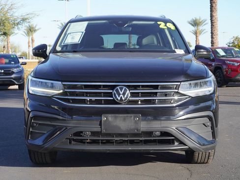 Used 2024 Volkswagen Tiguan SE image 5