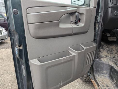 Used 2013 GMC Savana 1500 1500 AWD 3dr Cargo Van w/ Power Package image 12