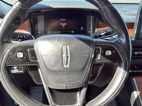 Used 2020 Lincoln Aviator Reserve w/ Equipment Group 202A image 15