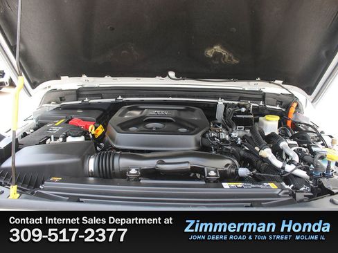 Used 2022 Jeep Wrangler Unlimited Sahara w/ Cold Weather Group AWD/4WD image 19