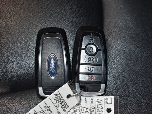 Used 2022 Ford Edge Titanium AWD/4WD image 26