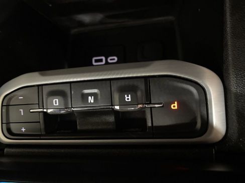 Used 2023 GMC Acadia SLE w/ Driver Convenience Package image 26