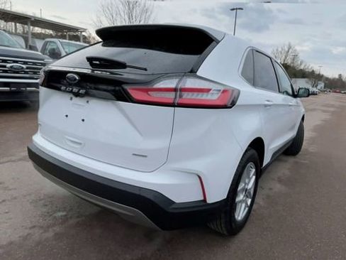 Used 2024 Ford Edge SEL image 2