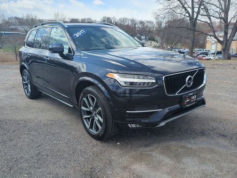 Used 2017 Volvo XC90 T6 Momentum w/ Vision Package image 1