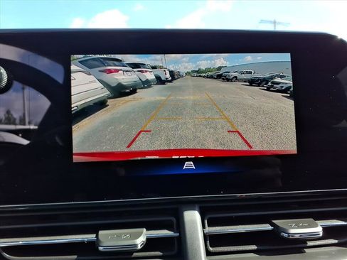 Used 2024 Chevrolet Trax RS w/ Sunroof Package image 17