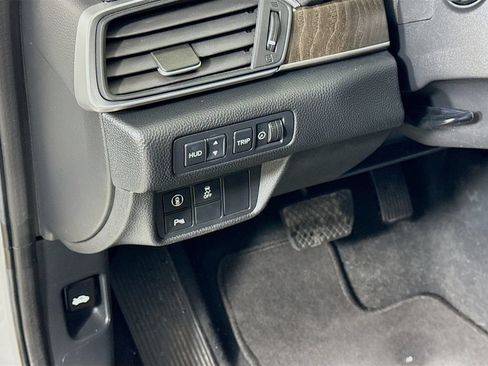 Used 2019 Honda Accord Touring image 10