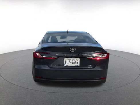 Used 2025 Toyota Camry LE image 12