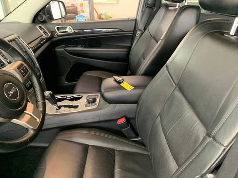 Used 2012 Jeep Grand Cherokee Laredo AWD/4WD image 10