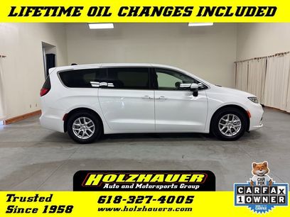 Used 2023 Chrysler Pacifica Touring-L