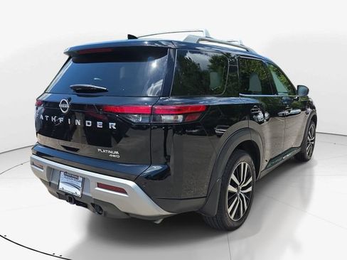 Used 2025 Nissan Pathfinder Platinum w/ Cargo Package AWD/4WD image 10