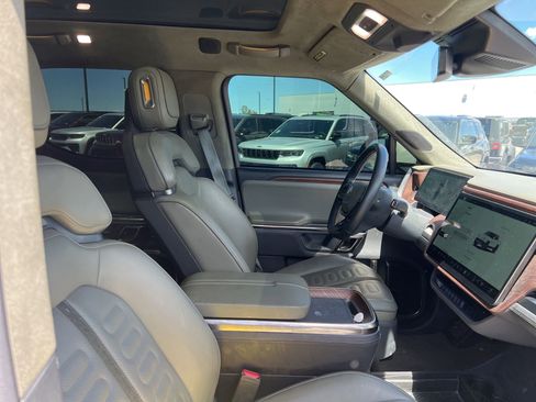 Used 2023 Rivian R1T Adventure AWD/4WD image 18