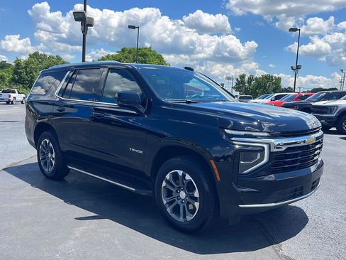 Used 2026 Chevrolet Tahoe LS w/ LPO, Dark Essentials Package AWD/4WD image 7