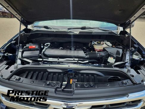 Used 2023 Chevrolet Silverado 1500 LT AWD/4WD image 15