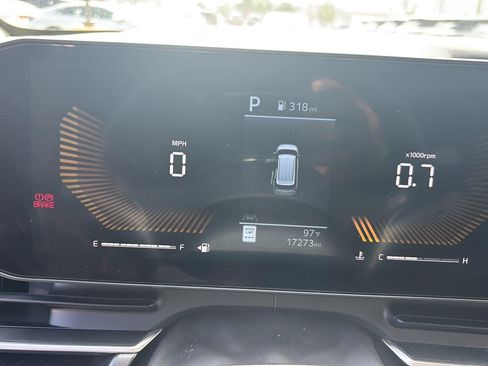 Certified 2026 Kia Carnival FWD image 15
