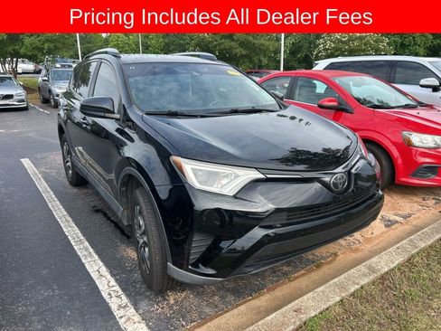 Used 2018 Toyota RAV4 LE FWD image 1