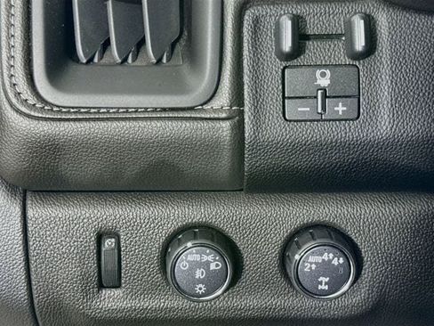 Used 2022 GMC Canyon Elevation w/ Trailering Package AWD/4WD image 11