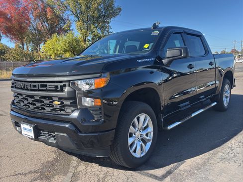 Used 2024 Chevrolet Silverado 1500 Custom image 4