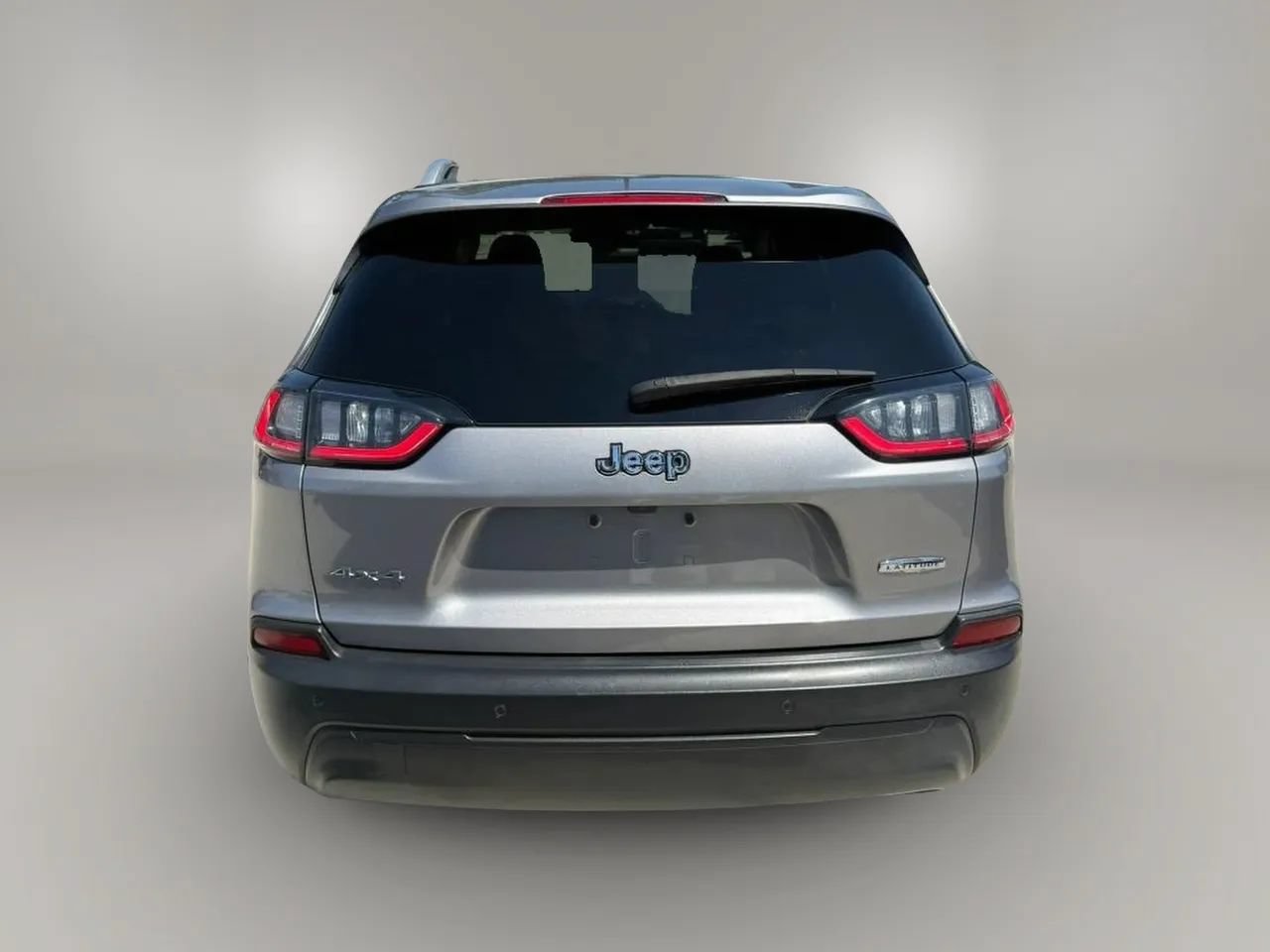 Used 2019 Jeep Cherokee Latitude Plus w/ Cold Weather Group AWD/4WD image 5