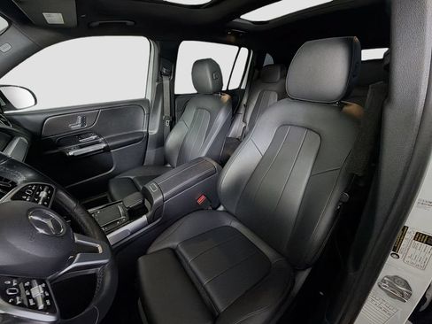 Used 2023 Mercedes-Benz GLB 250 image 13
