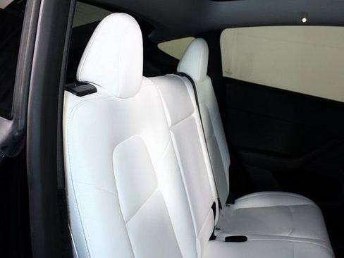 Used 2023 Tesla Model Y Performance image 25