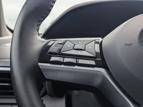 Used 2025 Nissan Altima 2.5 SR FWD image 22