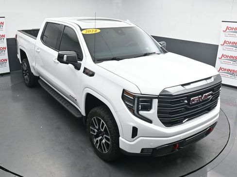 Used 2024 GMC Sierra 1500 AT4 w/ Technology Package AWD/4WD image 25