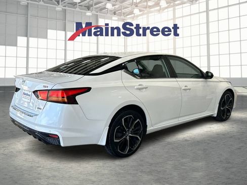 Used 2023 Nissan Altima 2.5 SR w/ SR Premium Package AWD/4WD image 5