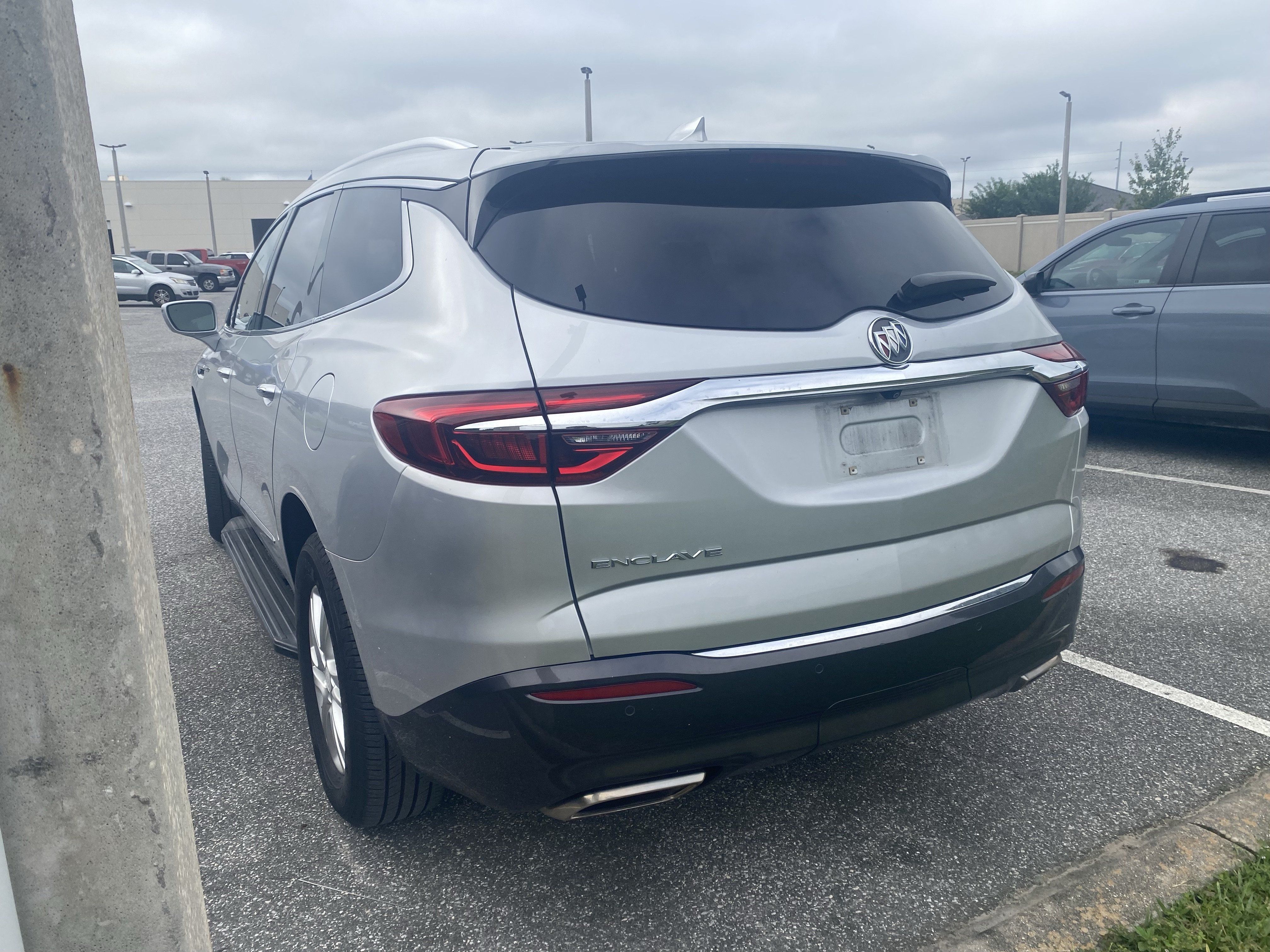 Used 2020 Buick Enclave Essence w/ Sound and Sites Package FWD image 10