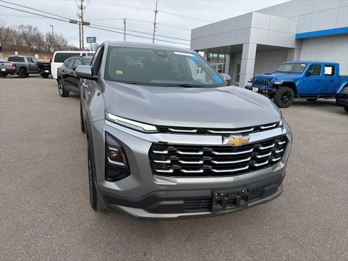 Used 2025 Chevrolet Equinox LT image 8