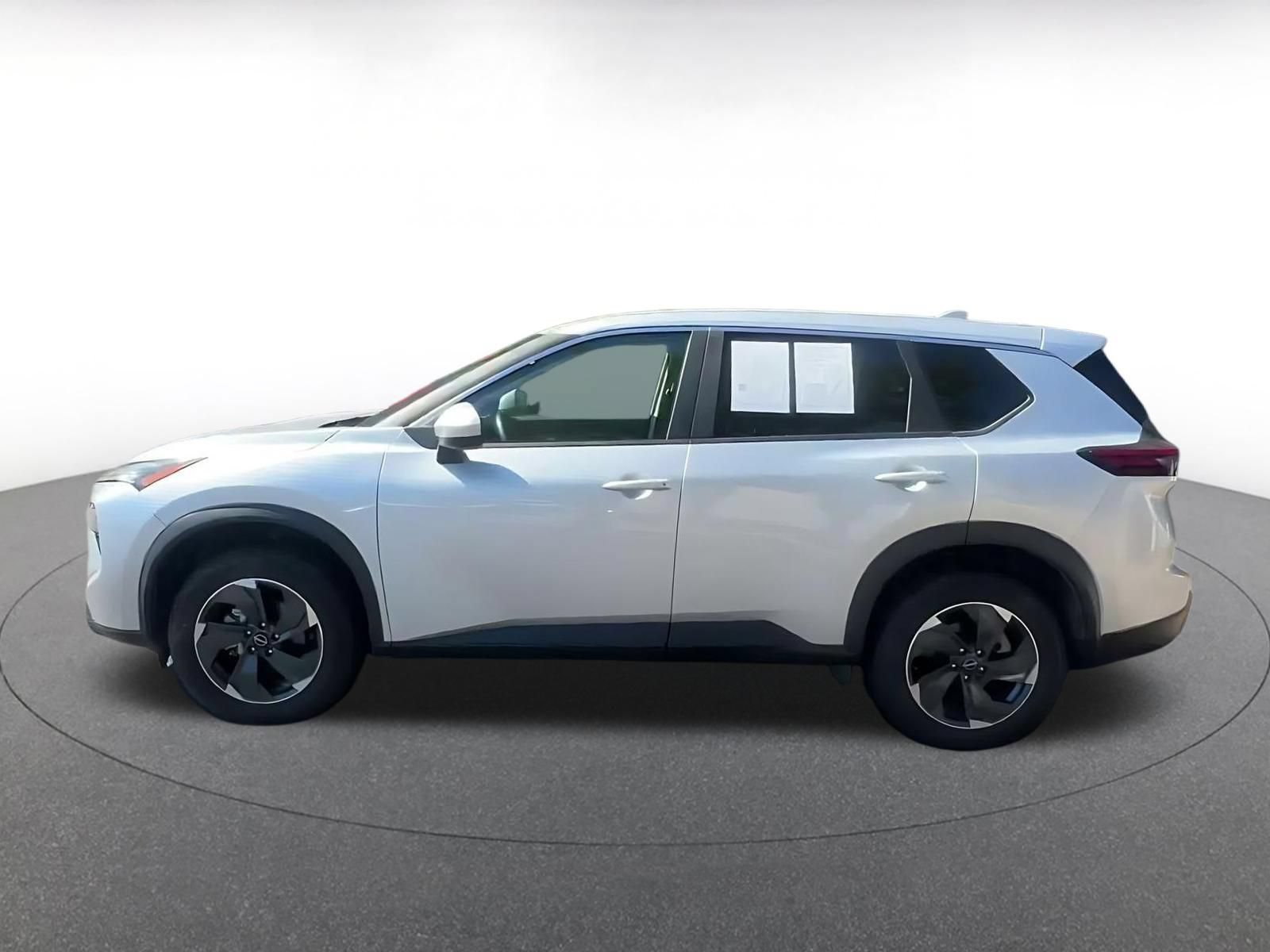 Used 2025 Nissan Rogue SV AWD/4WD image 8