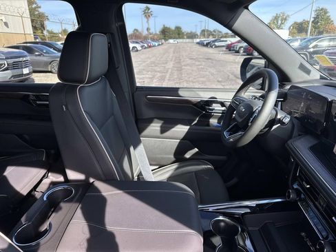 New 2026 Chevrolet Suburban Premier RWD image 11