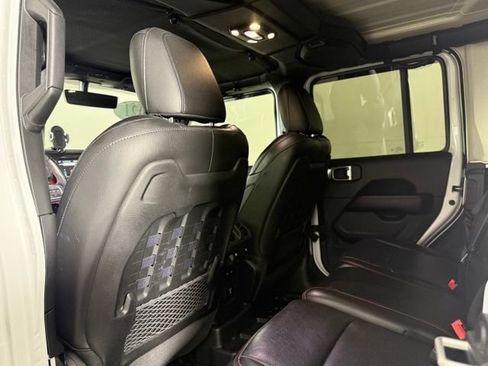 Used 2021 Jeep Wrangler Unlimited Rubicon w/ Xtreme Recon 35" Tire Package AWD/4WD image 25