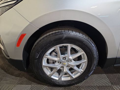 Used 2022 Chevrolet Equinox LT AWD/4WD image 18