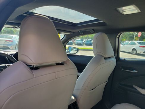 Used 2024 Lexus UX 250h FWD w/ Premium Package image 15