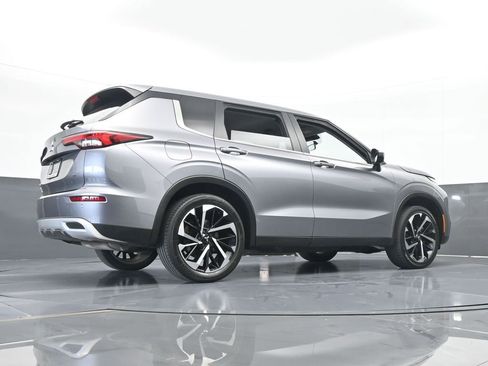 Used 2022 Mitsubishi Outlander SE image 63