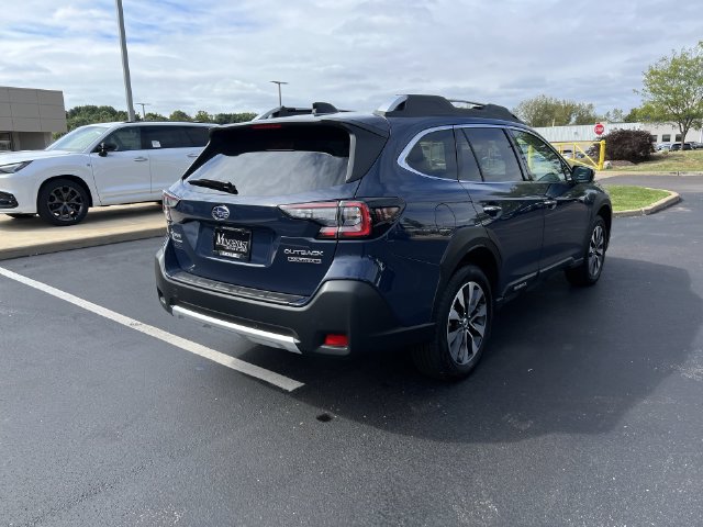 Used 2025 Subaru Outback Touring XT AWD/4WD image 3
