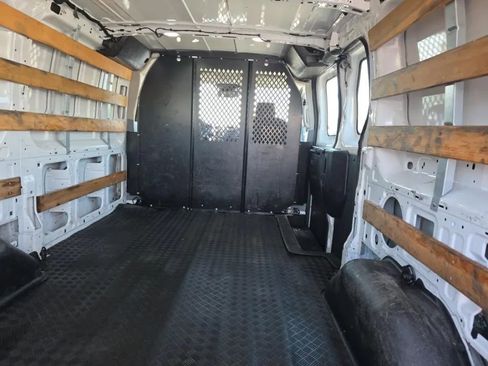 Used 2018 Ford Transit 250 130 Low Roof w/ Exterior Upgrade Package RWD image 9