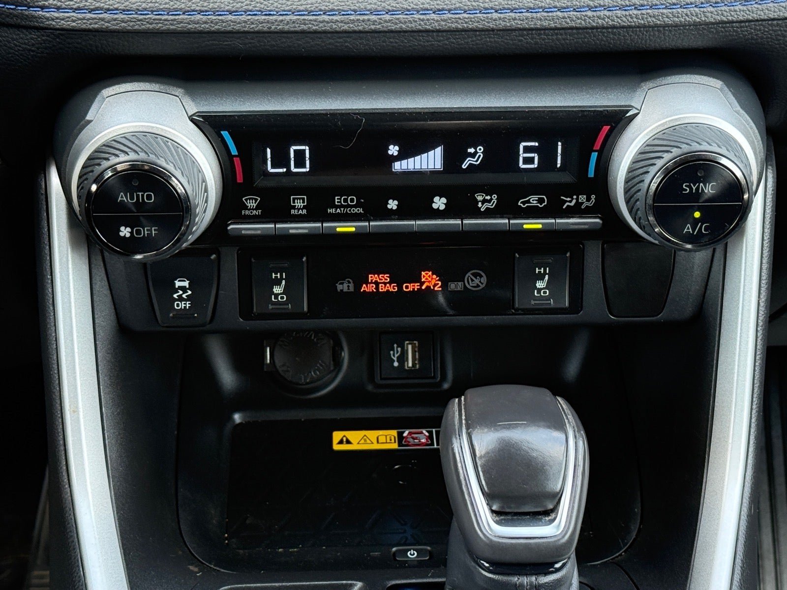 Used 2023 Toyota RAV4 XSE AWD/4WD image 25