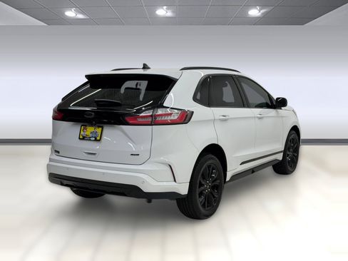 Used 2024 Ford Edge SE w/ Black Appearance Package AWD/4WD image 7