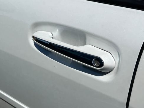 Certified 2022 Toyota Sienna XLE w/ XLE Plus Package FWD image 7