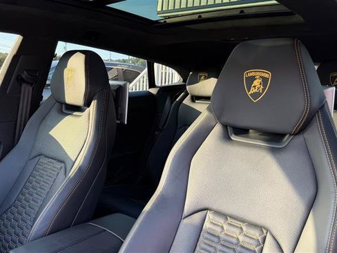 Used 2021 Lamborghini Urus AWD/4WD image 38