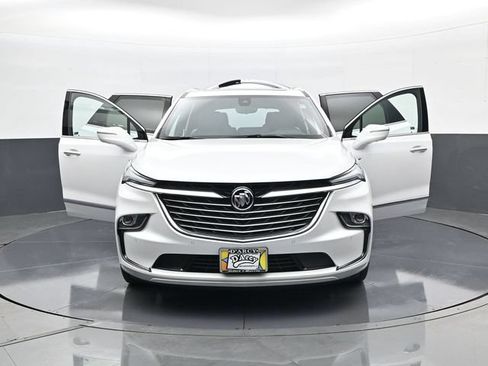 Used 2023 Buick Enclave Essence w/ Experience Buick Package AWD/4WD image 32