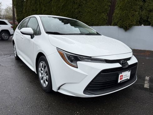 Certified 2024 Toyota Corolla LE image 2