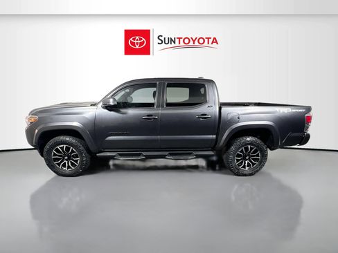 Used 2022 Toyota Tacoma TRD Sport w/ Technology Package image 7