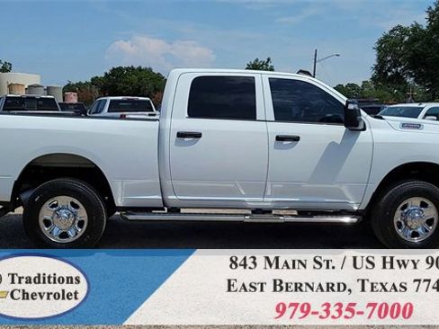 Used 2024 RAM 2500 Tradesman w/ Chrome Appearance Group image 9