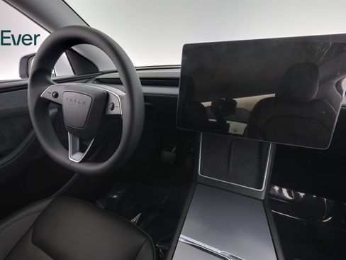 Used 2026 Tesla Model Y Long Range RWD image 25