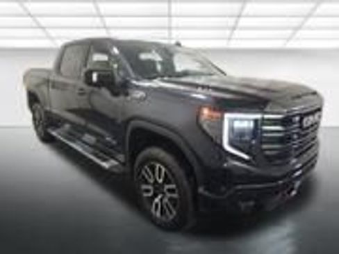 Used 2023 GMC Sierra 1500 AT4 w/ Technology Package AWD/4WD image 8